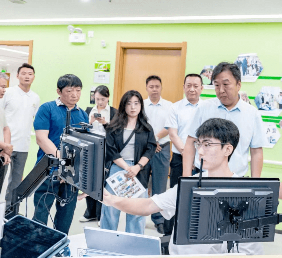 中国残联领导视察智控无界项目